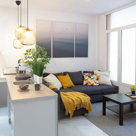 Artistic Digital Retreat-Great Location Near Metro Apartment Валенсия Екстериор снимка