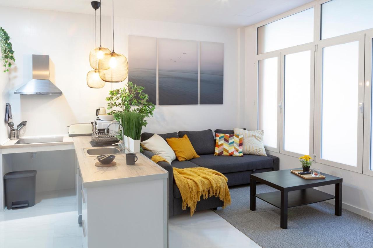 Artistic Digital Retreat-Great Location Near Metro Apartment Валенсия Екстериор снимка