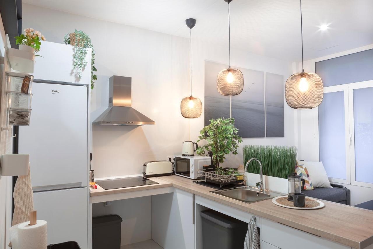 Artistic Digital Retreat-Great Location Near Metro Apartment Валенсия Екстериор снимка