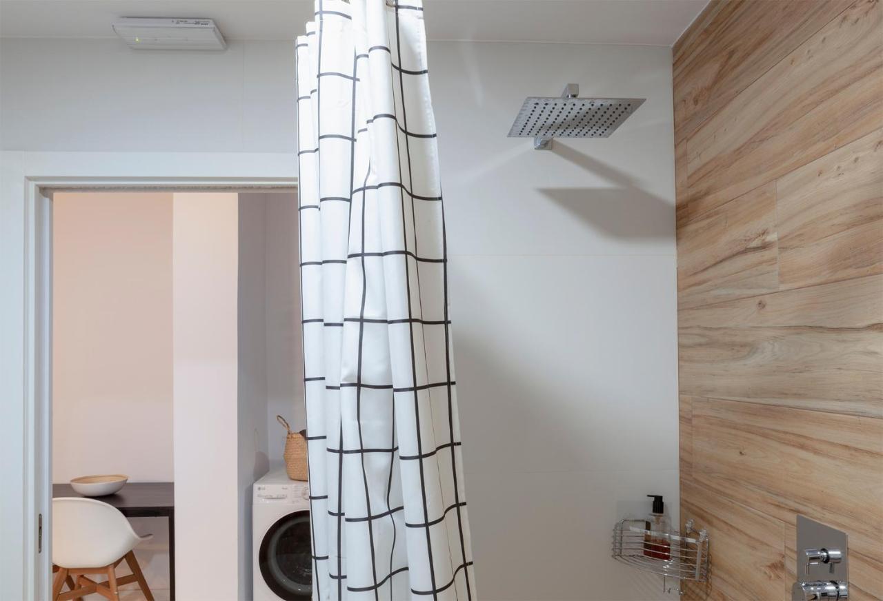 Artistic Digital Retreat-Great Location Near Metro Apartment Валенсия Екстериор снимка