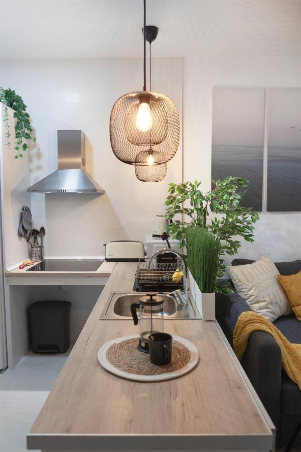 Artistic Digital Retreat-Great Location Near Metro Apartment Валенсия Екстериор снимка